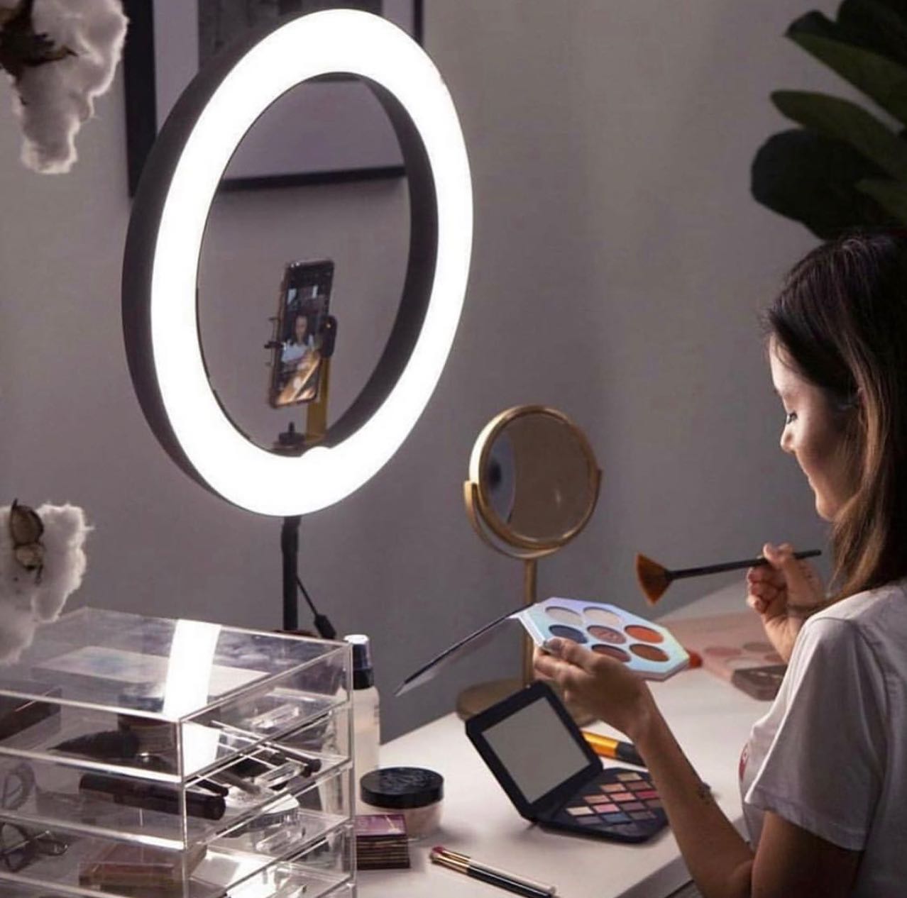 EpicGlow Radiance Ring: Illuminate Your Creativity