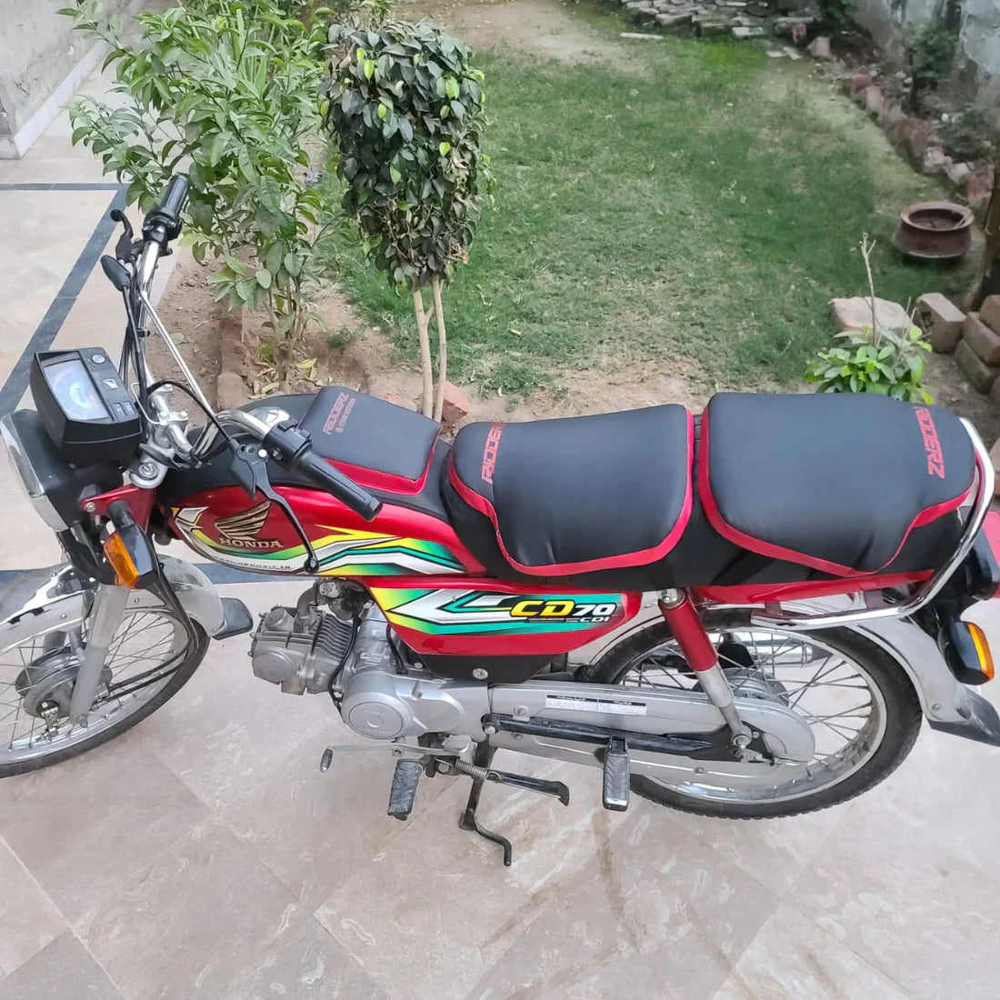 Family Deal 2 Seat and 1 Tanki Cushion