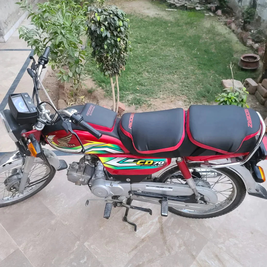 Family Deal 2 Seat and 1 Tanki Cushion